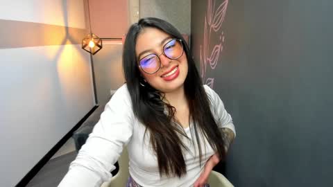 M I A W I L S online show from February 4, 7:44 pm