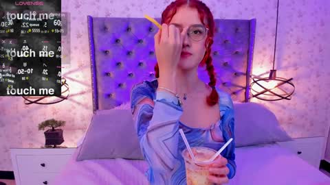 Snapshot of miawinx chatting on December 19, 10:32 pm Mia winx online show from December 19, 10:32 pm