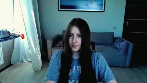 LuckyMia online show from May 7, 1:16 pm