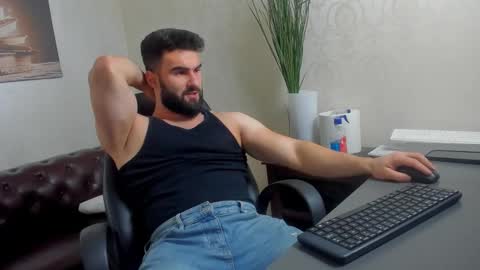 Snapshot of micahlane chatting on November 3, 5:31 am MicahLane online show from November 3, 5:31 am