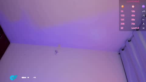 Snapshot of mich_bittersweet chatting on May 14, 12:17 am online show from May 14, 12:17 am