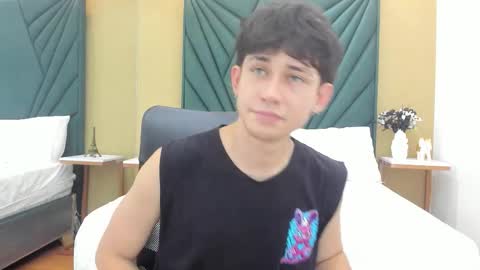 Snapshot of michaeel_blue chatting on March 25, 8:04 pm Michael online show from March 25, 8:04 pm