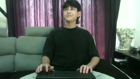 Snapshot of michaeel_blue chatting on May 13, 7:00 pm Michael online show from May 13, 7:00 pm
