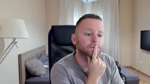 Snapshot of michael_birkin chatting on September 28, 4:18 am Michael Birkin online show from September 28, 4:18 am