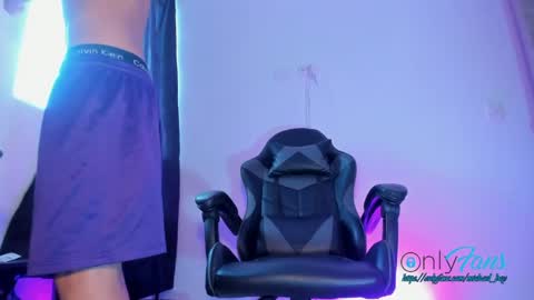 Michael Boy online show from May 29, 1:53 pm