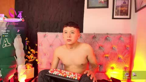 Snapshot of michael_lopez_1 chatting on December 19, 1:18 pm michael_lopez_1 online show from December 19, 1:18 pm