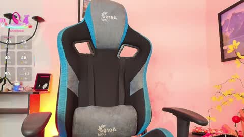 Snapshot of michael_lopez_1 chatting on April 11, 11:36 am michael_lopez_1 online show from April 11, 11:36 am