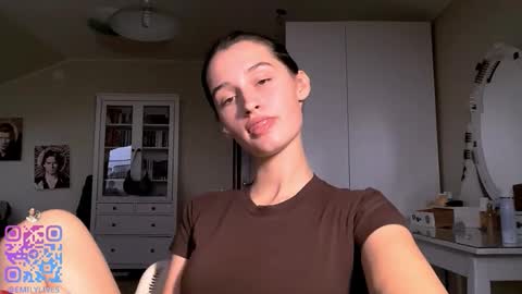 Emily online show from October 19, 2:07 pm