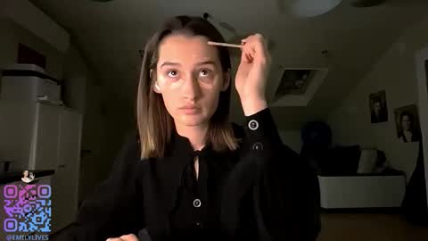 Emily online show from October 31, 3:57 pm