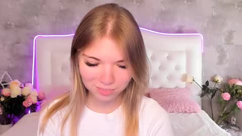 MichaelaFoxx online show from November 19, 1:22 pm