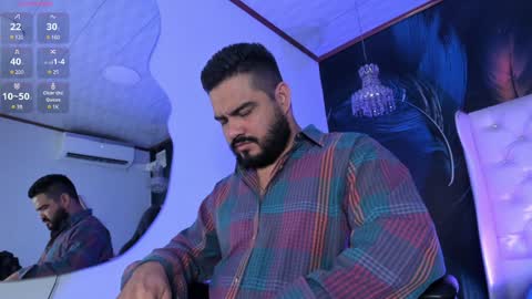 Snapshot of michaelbear_ chatting on December 30, 12:09 pm Michael online show from December 30, 12:09 pm