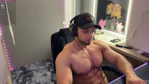 michaelbradley_for_u online show from July 28, 8:52 pm