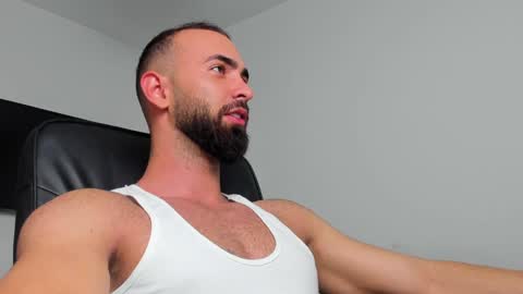 MichaelEvansx online show from December 23, 10:23 pm