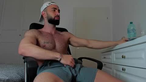 MichaelEvansx online show from February 16, 10:33 am