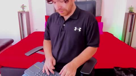 Snapshot of michaelhawtin chatting on October 18, 8:53 pm Michael Contenido explcito online show from October 18, 8:53 pm