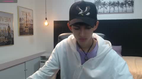 michaelkoiv online show from December 19, 12:34 pm