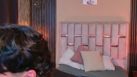 Snapshot of michaell_peters chatting on June 6, 5:45 am MICHAELL online show from June 6, 5:45 am