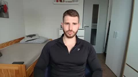 michaelos11 online show from April 4, 9:07 am