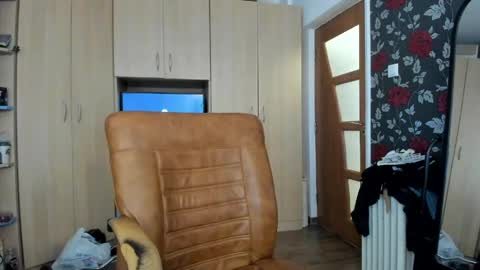 Snapshot of michaelragnar90 chatting on June 7, 9:24 am michaelragnar90 online show from June 7, 9:24 am