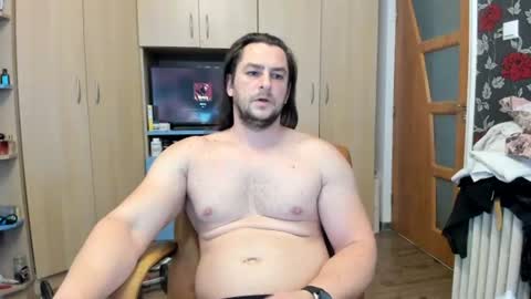 Snapshot of michaelragnar90 chatting on June 13, 10:13 am michaelragnar90 online show from June 13, 10:13 am