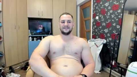 Snapshot of michaelragnar90 chatting on June 20, 9:01 am michaelragnar90 online show from June 20, 9:01 am