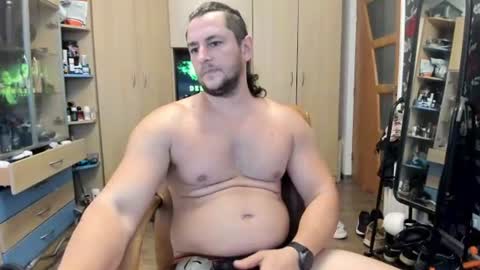 Snapshot of michaelragnar90 chatting on July 19, 12:42 pm michaelragnar90 online show from July 19, 12:42 pm