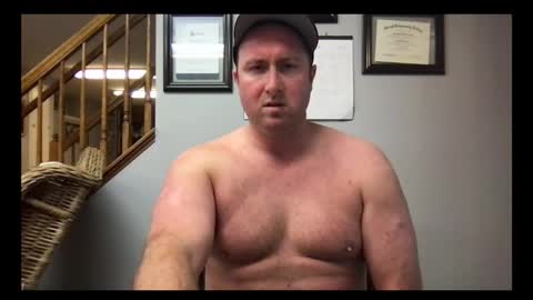 Snapshot of michaelt483 chatting on December 18, 10:02 pm michaelt483 online show from December 18, 10:02 pm