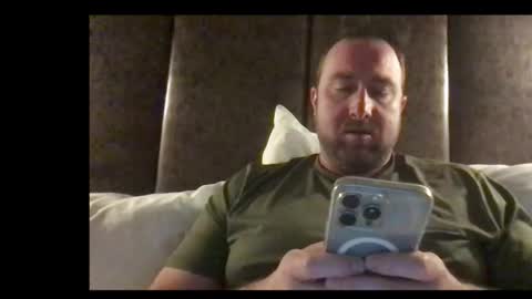 Snapshot of michaelt483 chatting on February 18, 4:19 am michaelt483 online show from February 18, 4:19 am