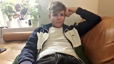 Snapshot of michaeltwinkboy chatting on March 27, 7:57 pm michaeltwinkboy online show from March 27, 7:57 pm