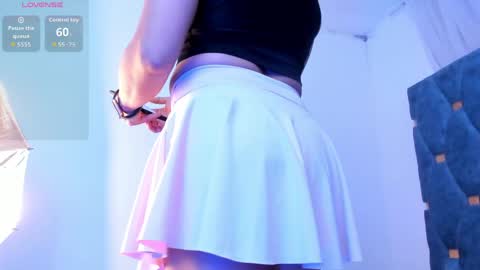 michel_vg online show from May 22, 11:27 am