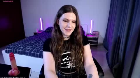 Snapshot of micheledoll chatting on June 5, 10:59 pm MicheleDoll online show from June 5, 10:59 pm