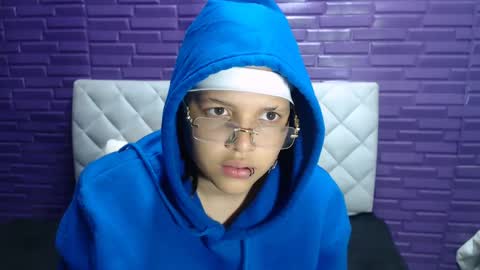 Snapshot of michell_rs chatting on February 26, 9:53 am michell_rs online show from February 26, 9:53 am
