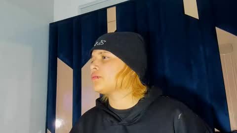 Snapshot of michell_rs chatting on September 25, 4:05 am michell_rs online show from September 25, 4:05 am
