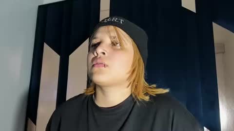 Snapshot of michell_rs chatting on November 23, 3:50 am michell_rs online show from November 23, 3:50 am