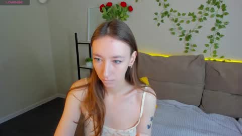 Snapshot of michelle__allen chatting on November 24, 1:05 am Michelle online show from November 24, 1:05 am