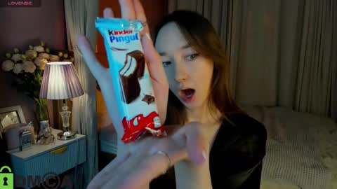 Snapshot of michelle__allen chatting on November 30, 1:09 am Michelle online show from November 30, 1:09 am