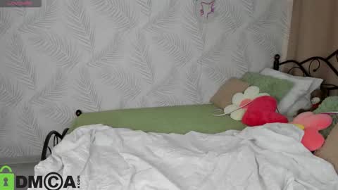 michelle_blond online show from February 19, 7:59 am