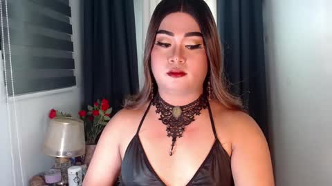 Snapshot of michellechannelxxx chatting on February 16, 3:27 pm Michelle online show from February 16, 3:27 pm