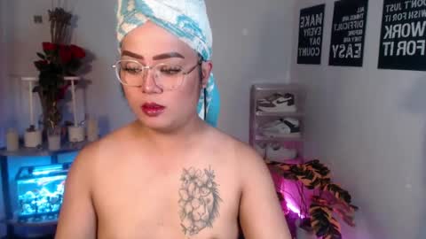 Snapshot of michellechannelxxx chatting on August 4, 9:56 am Michelle online show from August 4, 9:56 am