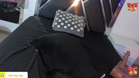 Snapshot of michellelewiss_ chatting on November 27, 12:35 am Michelle online show from November 27, 12:35 am