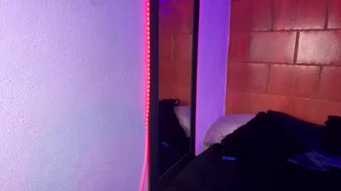 michellepetitte online show from June 26, 3:22 am