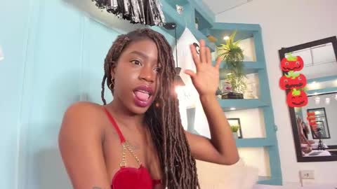 michellepose online show from October 16, 1:23 pm