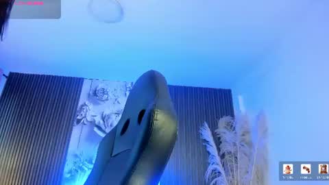 Snapshot of michellepreston_ chatting on July 28, 12:01 pm michellepreston_ online show from July 28, 12:01 pm
