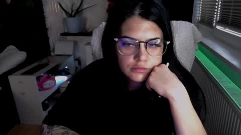 Snapshot of michellerossee chatting on November 29, 10:07 am michellerossee online show from November 29, 10:07 am