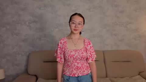 Mio  online show from July 8, 3:49 pm