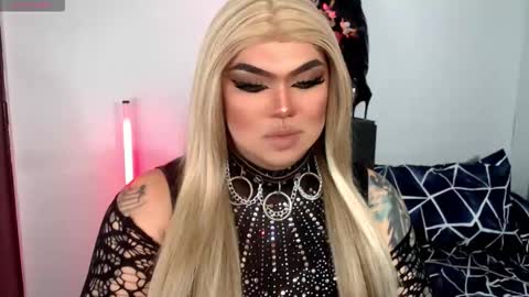 Snapshot of michellevixen921 chatting on November 4, 11:48 pm Michelle online show from November 4, 11:48 pm