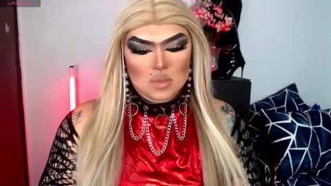 Snapshot of michellevixen921 chatting on November 17, 4:24 pm Michelle online show from November 17, 4:24 pm