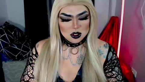 Snapshot of michellevixen921 chatting on November 30, 5:44 am Michelle online show from November 30, 5:44 am