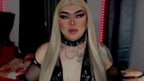 Snapshot of michellevixen921 chatting on January 8, 3:53 am Michelle online show from January 8, 3:53 am