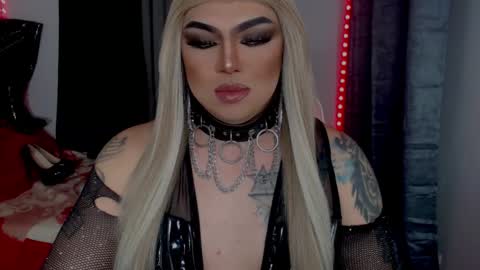 Snapshot of michellevixen921 chatting on January 8, 6:32 pm Michelle online show from January 8, 6:32 pm